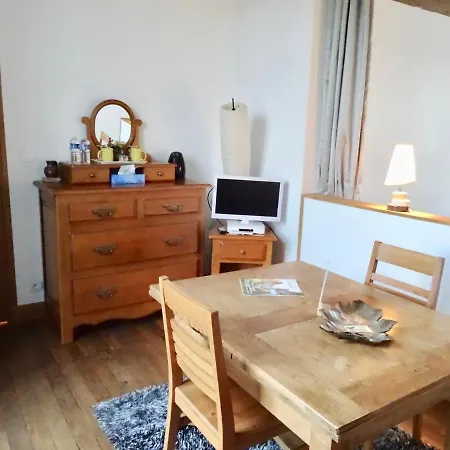 Manoir De La Grand'cour Bed & Breakfast