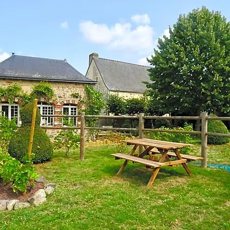 Manoir De La Grand'cour B&B