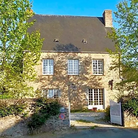 Manoir De La Grand'cour B&B Soulgé-sur-ouette